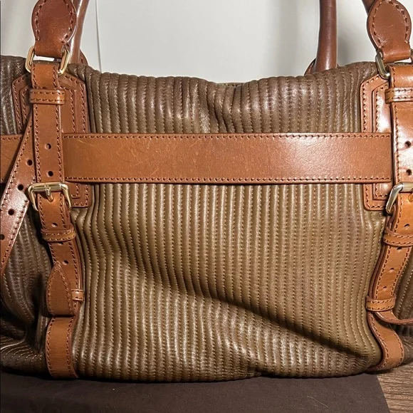 Burberry Stitched Leather Bridle Wilton Tote Bag - Picture 3 of 11